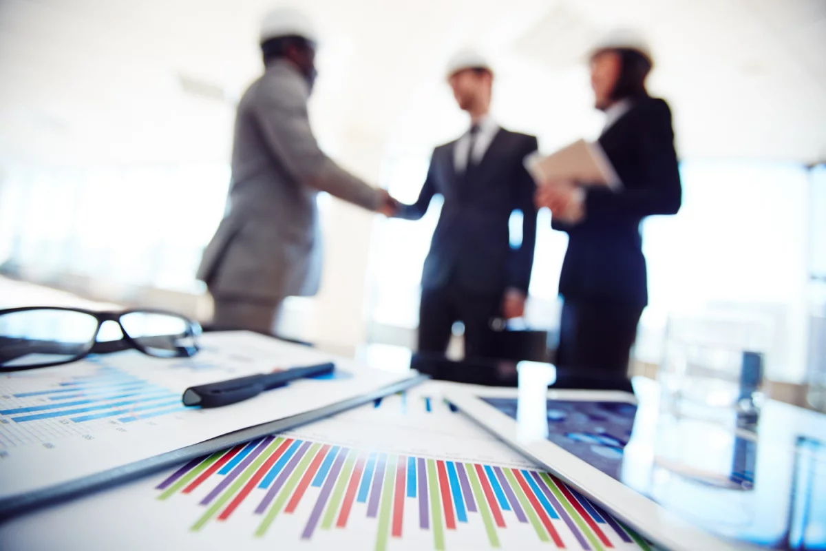 Nauka ogrodnictwa i aranżacji wnętrz: Jak połączyć pasję do roślin z estetyką domowego wystroju