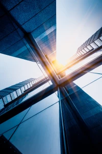 „Klimatyzatory z funkcją grzania Pruszków – Idealne rozwiązanie na każdą porę roku”